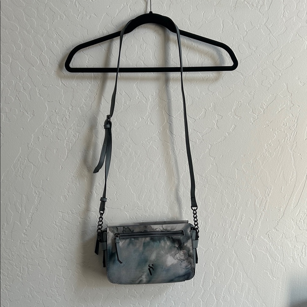 Simply Vera by Vera Wang Blue Gray Snakeskin Patterned Sintra Crossbody Bag - Picture 3 of 10